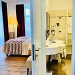 Schloss Burgellern - Genuss Und Geschichte Seit 1726 Otel