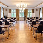 Schloss Burgellern - Genuss Und Geschichte Seit 1726 Hotel