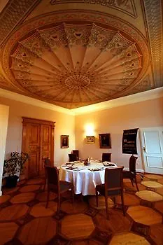 Schloss Burgellern - Genuss Und Geschichte Seit 1726 4*