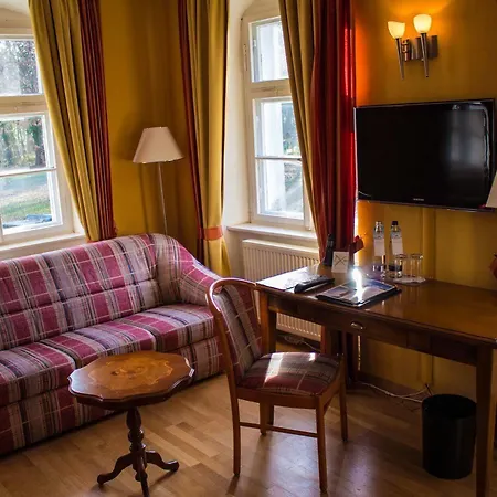Schloss Burgellern - Genuss Und Geschichte Seit 1726 Hotel 4*
