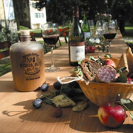 Schloss Burgellern - Genuss Und Geschichte Seit 1726