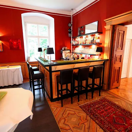 Schloss Burgellern - Genuss Und Geschichte Seit 1726 Szálloda 4*